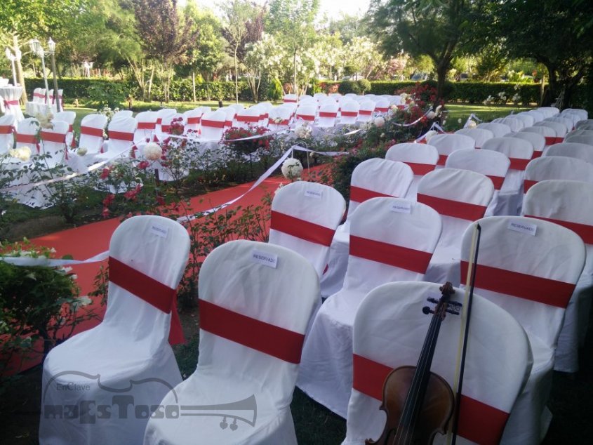 Ceremonia Civil y Cóctel de Boda en Los Jardines del Alberche de Aldea del Fresno